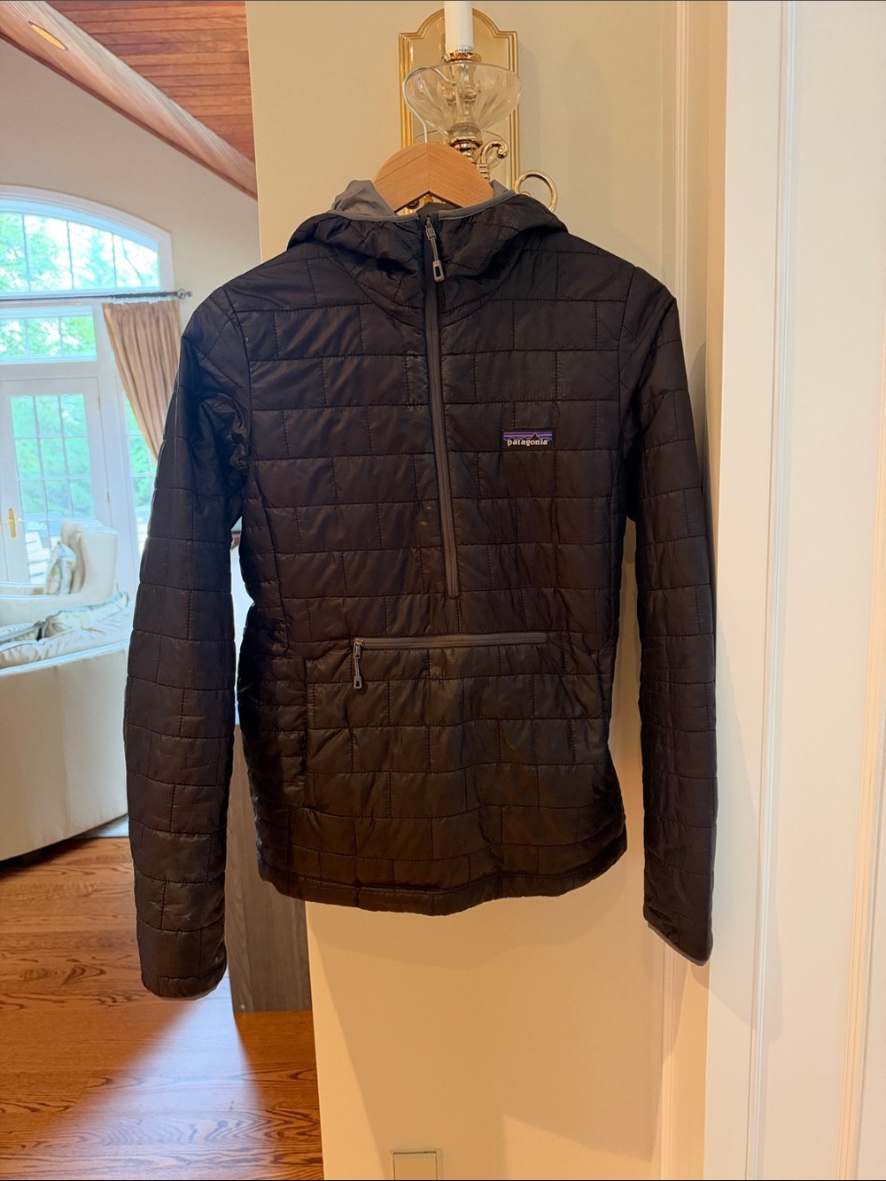 Patagonia women’s Black Quilted Hooded Half-Zip Pullover Jacket